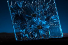 Kibocsátás 60 millió, éves díj 3 millió, jöhet a hitelkártya?