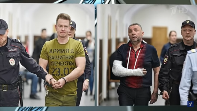 Kirill Cherkalin jobbra egy YouTube-videóban