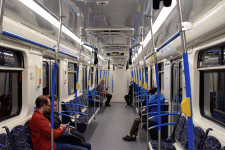 A kormány lezsírozta, a rozsda megeszi a régi-új metrókocsikat