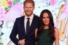 Ármány és hatalom helyett leginkább a pénzről szól Harry és Meghan visszalépése