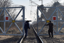 G7 Podcast: Rossz előrejelzések és egy fölösleges vasút kisiklása