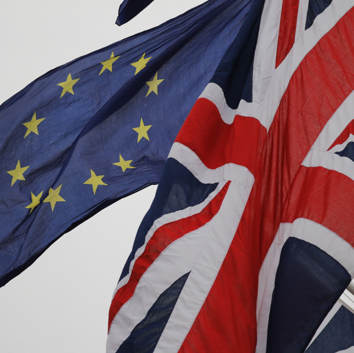 A britek éjfélkor mennek, a problémák még maradnak