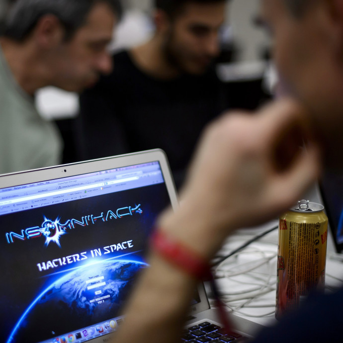 Nem kell ahhoz programozónak lenni, hogy zsarolóvírust szabadítsunk a főnökünkre