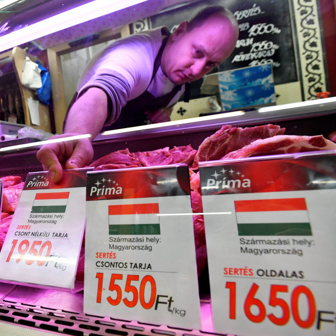 A dráguló gyümölcs és hús állíthatja meg a forint zuhanását