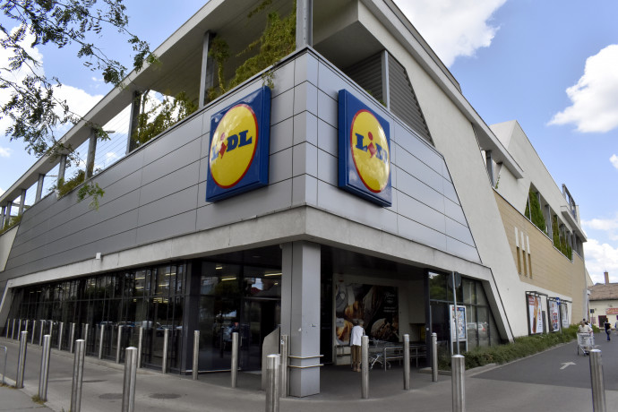 Lidl üzlet Kispesten a Kossuth téren. Fotó: Róka László/MTVA *************************** Kedves Felhasználó! Ez a fotó nem a Duna Médiaszolgáltató Zrt./MTI által készített és kiadott fényképfelvétel, így harmadik személy által támasztott bárminemû – különösen szerzõi jogi, szomszédos jogi és személyiségi jogi – igényért a fotó szerzõje/jogutódja közvetlenül maga áll helyt, az MTVA felelõssége e körben kizárt.