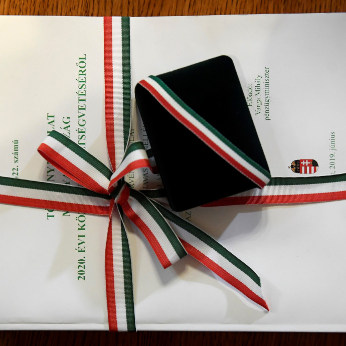 Mennyit fizetünk az államnak?