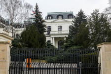 Kesztyűt dob Vlagyimir Putyin arcába Prága