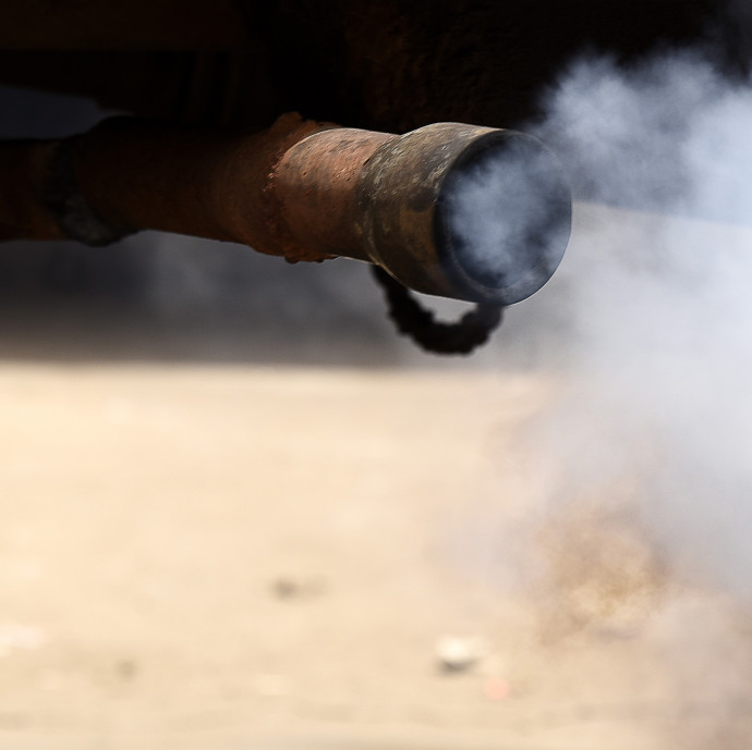 Inkább belefulladnak a közlekedési dugókba a bukarestiek, mint hogy korlátoznák a forgalmat