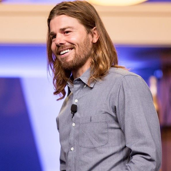 Saját fizetése lett a legalacsonyabb, beosztottjaiét megduplázta az érzékeny milliomos