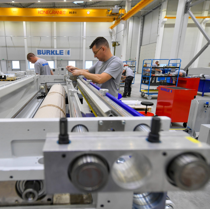 Autókon milliókat, reptéren milliárdokat bukott az egyik leggazdagabb magyar, de nem bánja