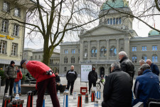 Az egyik leggazdagabb európai ország elképesztő bénázással segíti a koronavírus terjedését