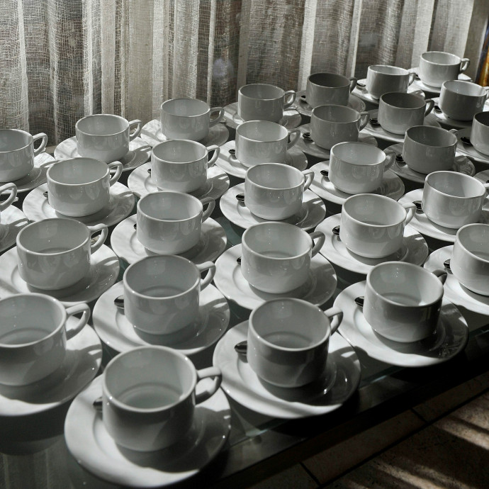 Már rövid távon is tízezrek munkája van veszélyben a járvány miatt