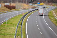 A kamionosok áldozatvállalása nélkül összeomlik az egész gazdaság