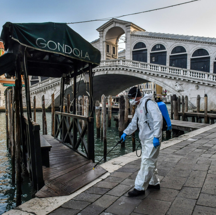 Sokkal hamarabb le kellett volna zárni az országot az olasz egészségügyi államtitkár szerint