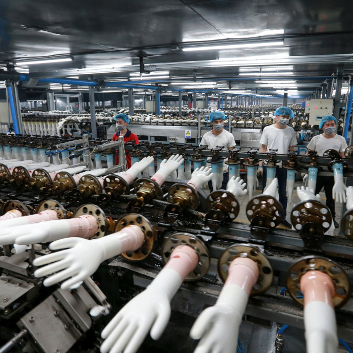 „Itt komplett iparágakat húztak le a vécébe” – ismert szakértők a válságról