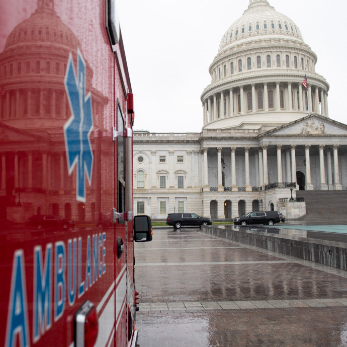 A villámgyorsan terjedő járvány mutatja meg, milyen sebezhető az USA