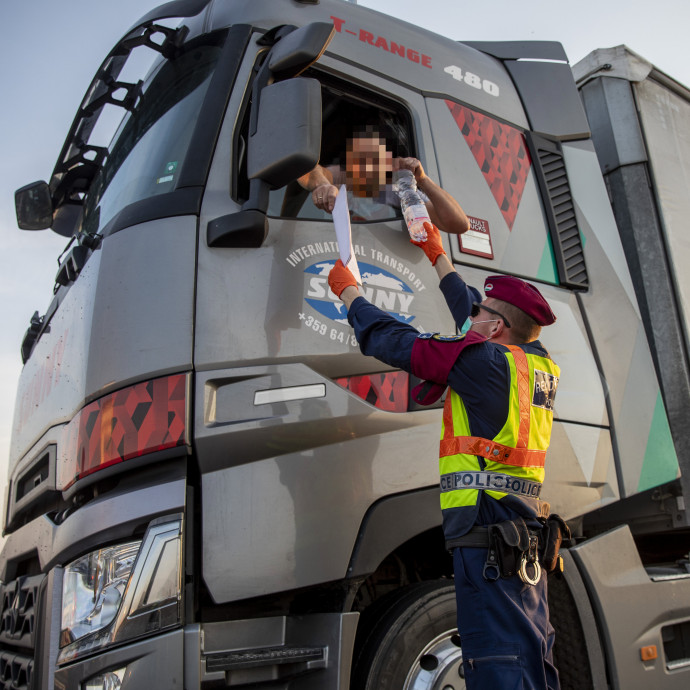 Béna kacsaként nézzük, ahogy a lengyelek és a románok megszerzik a magyar fuvarpiac jelentős részét