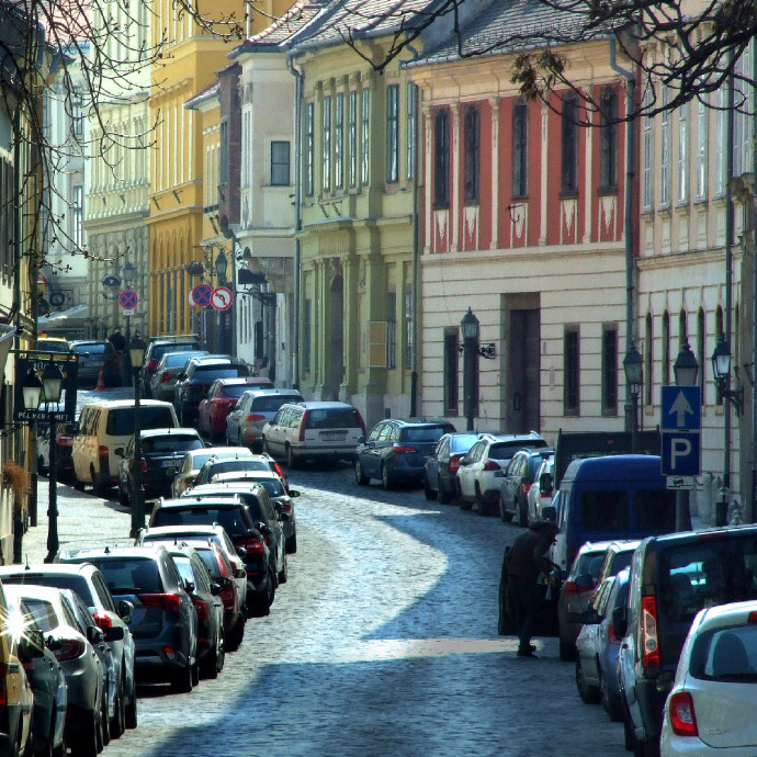 Már azelőtt padlóra kerültek az önkormányzatok, hogy a kormány tovább ütötte volna őket