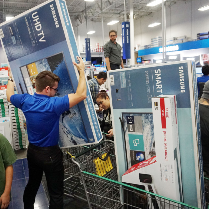 GfK: az online elektronikai vásárlásaink nem helyettesítik a bolti eladásokat