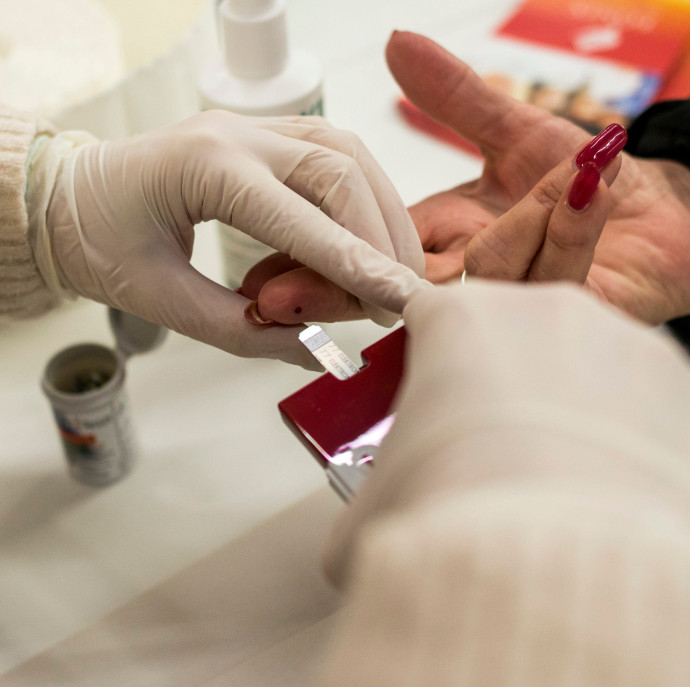 Több százezer veszélyeztetett embert járatunk a járványban feleslegesen az orvosi rendelőkbe