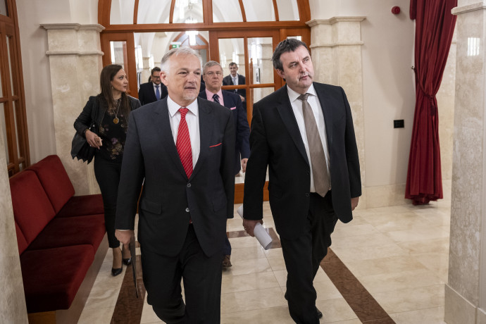 Alighogy bevezették, máris megroppan a kormány új egyetemi modellje