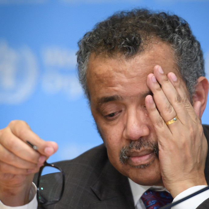 Most derült ki, miért baj, hogy filléres alamizsnából, hatalom nélkül működik a WHO