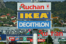 Tíz nagy cég fizeti a kisker különadó nagy részét, de a közepes méretűeknek is fájni fog