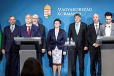 A magyar politikusok elnémították a szakmát, és emiatt nehezebb lesz visszaállni normálisba