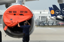 Senki sem gondolta volna, de éppen a német kormány elől menekülhet csődbe a Lufthansa