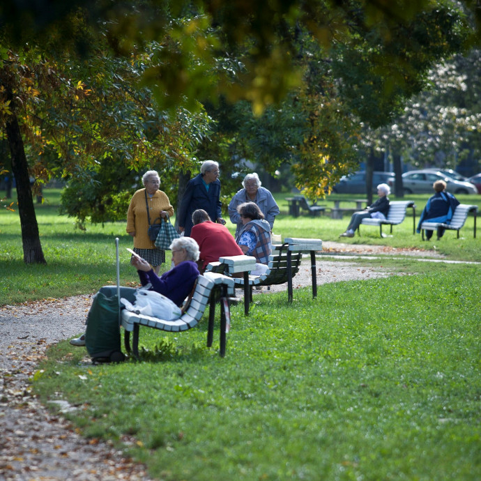 Nyugdíj 2020: Ha ki akarunk mászni a gödörből, abba kellene hagyni az ásást