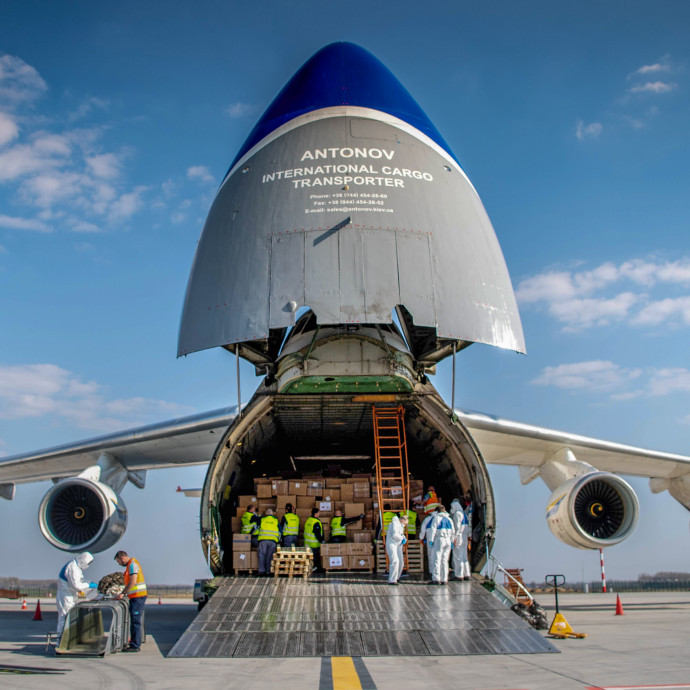 Kalóztámadások és készpénzköteges rajtaütések a világ legőrültebb piacán