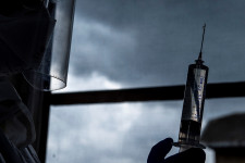 A halálozási adatokból is látszik, hogy a Covid-19 veszélyesebb az influenzánál, de meg lehet fogni