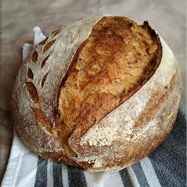 38 évesen kapott egy kenyérsütőt, azóta a magyar gasztronómia úttörőjévé vált