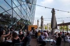 A kereskedelmi ingatlanok piacát is fejre állítja a válság