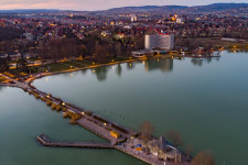 Megalapította első cégét, azonnal megpályázott nyolcmilliárd forint állami támogatást, és nyert