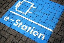 A villanyautót nem vitte el a vírus, de köhög