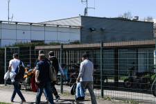 A kisebb és a magyar tulajdonú cégek rúgták ki dolgozóikat a leggyorsabban