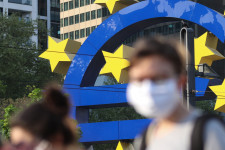 Hiába szeretnének eurót, a válság miatt a bolgárok és a horvátok is messzebb kerültek tőle