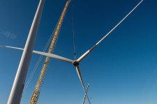 Először mehet több pénz zöldenergiára, mint olajra és gázra