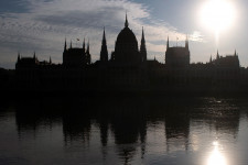 A budapestiekre már eddig is aránytalanul kevés önkormányzati forrás jutott, de még ebből is elvesz a kormány