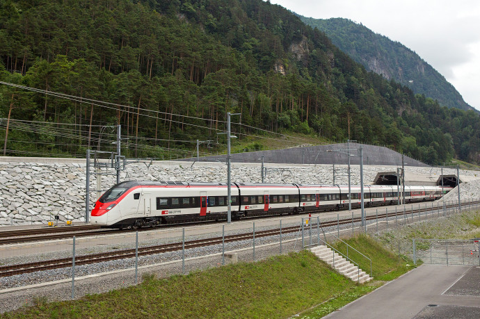 A svájci 250-tel száguldó nagygépességű vonat is Minszkben készült. Fotó: Stadler