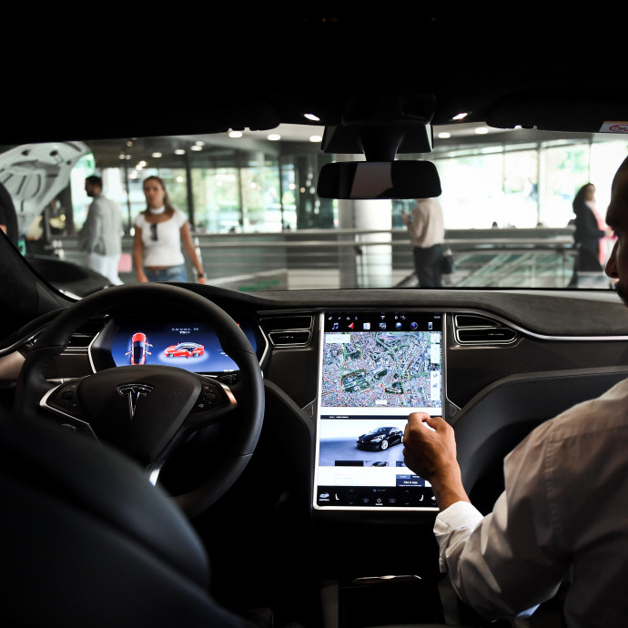 Tíz év is kevés volt, hogy az autóipar megoldja az okostelefonos zenelejátszás problémáját