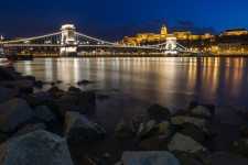 Tudják, hogy bezuhanna a turizmus, mégis megfojtanák a rövid távú lakáskiadást