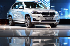 Hamarosan jön a BMW X5 hidrogénes változata