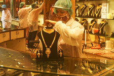 Rossz jel, hogy rekordot döntött az arany ára