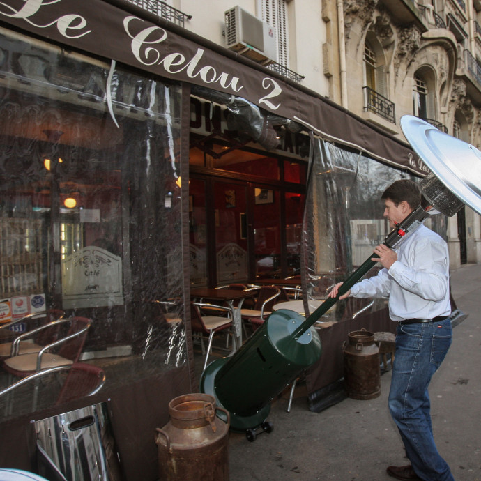 Leszámolnak a hűtött-fűtött teraszokkal Franciaországban