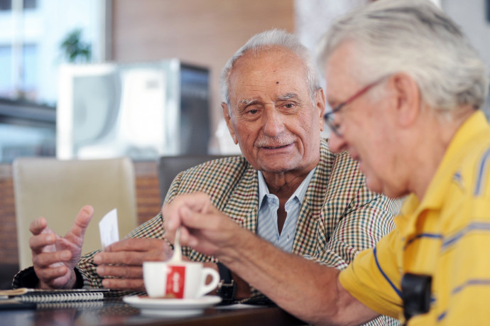 Zöld Antal és Hollósi Sándor, az egykori Csemege Édesipari Vállalat vezetőségi tagjai. Fotó: Györffy Anna