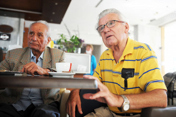 Zöld Antal és Hollósi Sándor, az egykori Csemege Édesipari Vállalat vezetőségi tagjai. Fotó: Györffy Anna