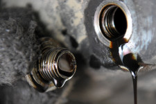 Furcsa betétdíjat vetnének ki a fáradt olajra Lengyelországban