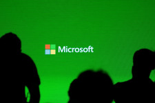 Geopolitikai játszma része, hogy amerikai kézbe kényszerítik a TikTokot